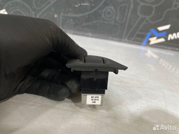 Кнопка стеклоподъемника левая Audi Allroad C5 BAS