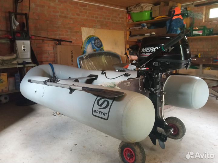 Лодка с мотором