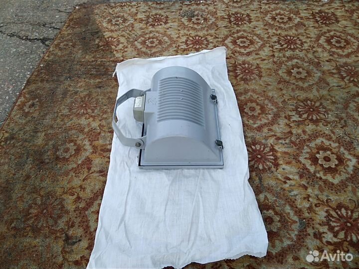 Прожектор галогенный