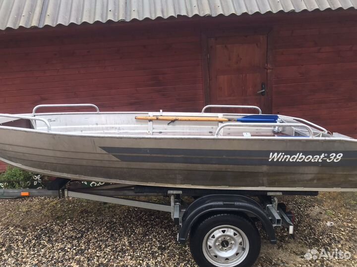 Лодка с мотором