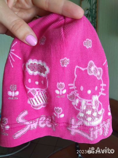 Кепка,шапочки на девочку