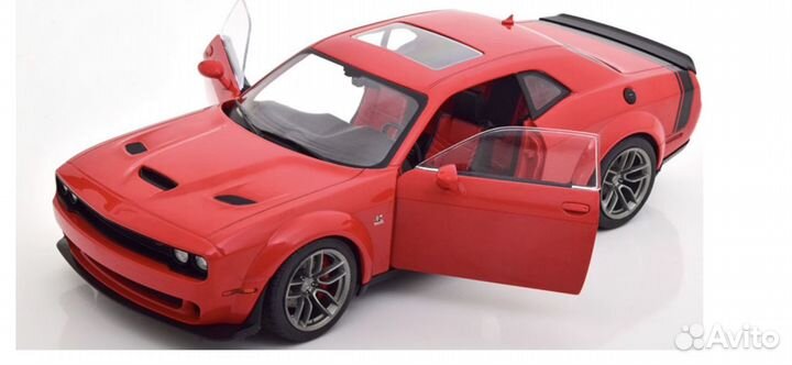 Модель 1:18 Dodge Challenger R/T 2020 год