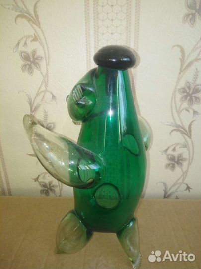 Коллекционный графин - бутылка из цветного стекла