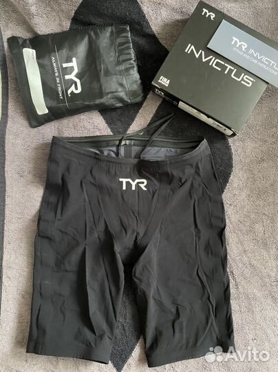 TYR invictus Гидрошорты для плавания