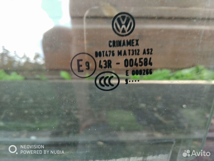 Стекло двери заднее левое Фольксваген Гольф 6 унив