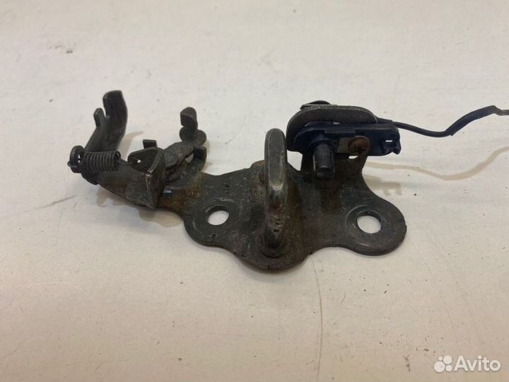 Активатор замка багажника Kia Spectra седан S6D