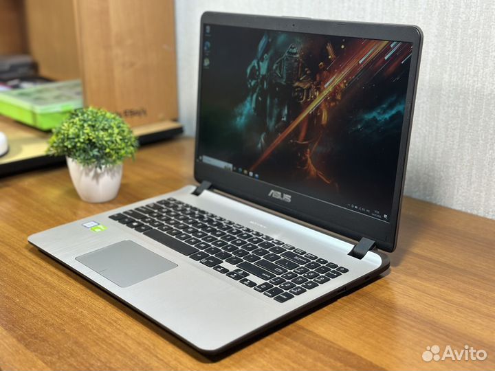 Игровой ноутбук Asus i3-7020/8gb/mx110/FullHD/IPs