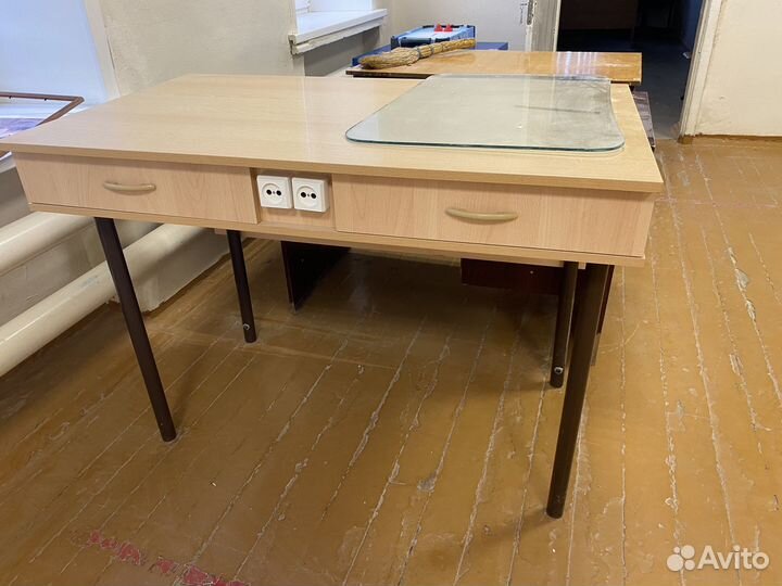 Демонстрационный стол