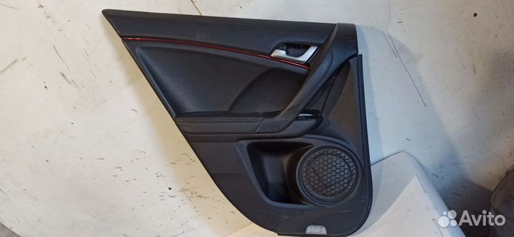 Обшивка задней левой двери honda accord 8