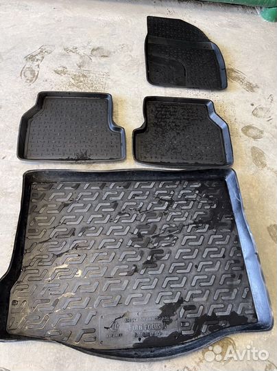 Резиновые коврики на ford focus 2
