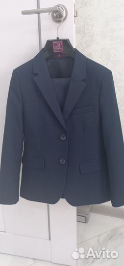 Костюм: пиджак, брюки Boston р.116; рубашки р.122