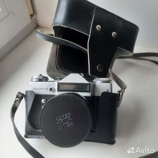 Пленочный фотоаппарат Зенит-е с объективом Гелиос