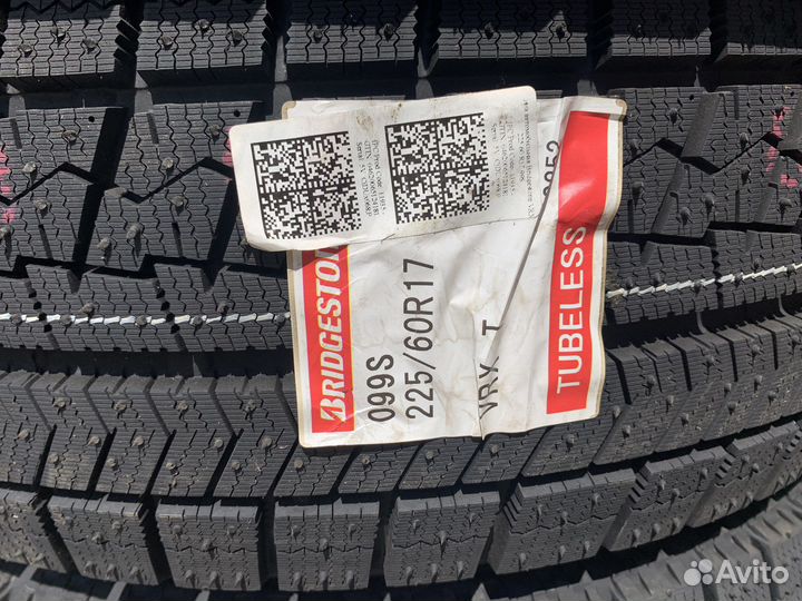 Bridgestone Blizzak VRX 225/60 R17 99S