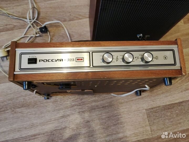 Проигрыватель винила Россия-323