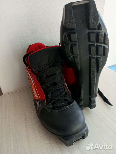 Лыжные ботинки 37р