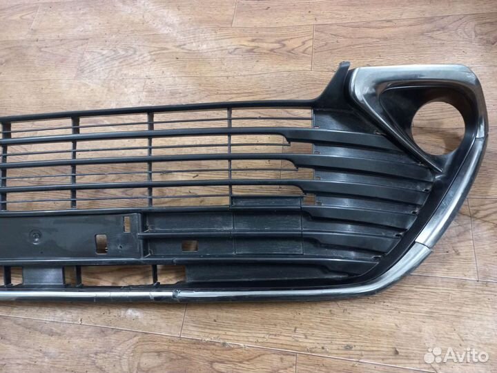 Решетка радиатора нижняя Toyota Camry 55