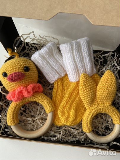Вязанные носки, пинетки, грызунок