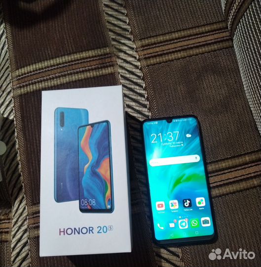 HONOR 20s, 6/128 ГБ