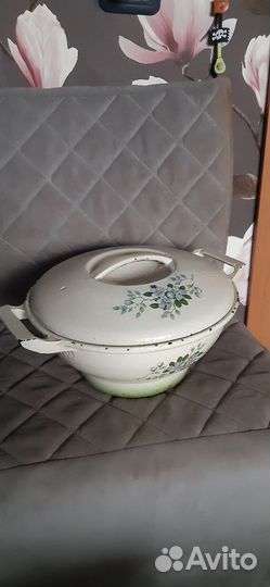 Кастрюля чугунная эмалированная СССР