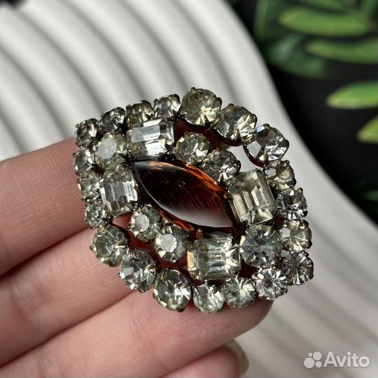 Ретро брошь