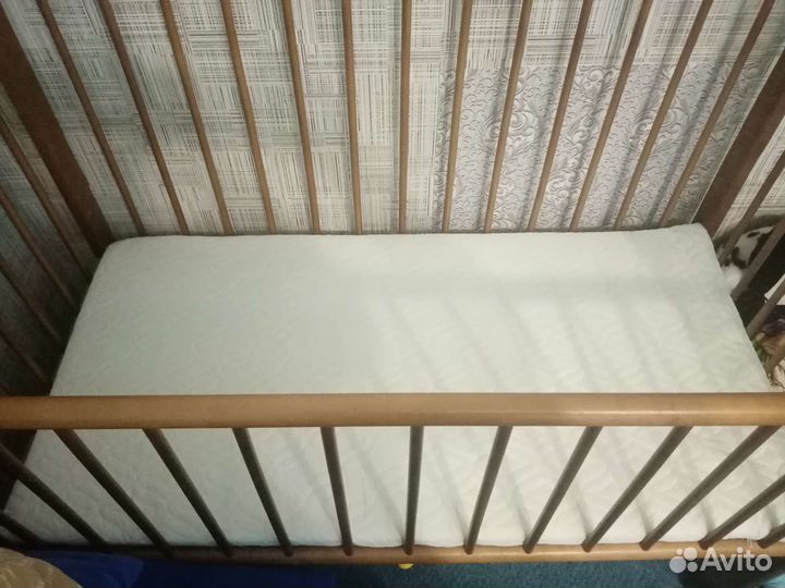 Матрас+кроватка детская. 1500