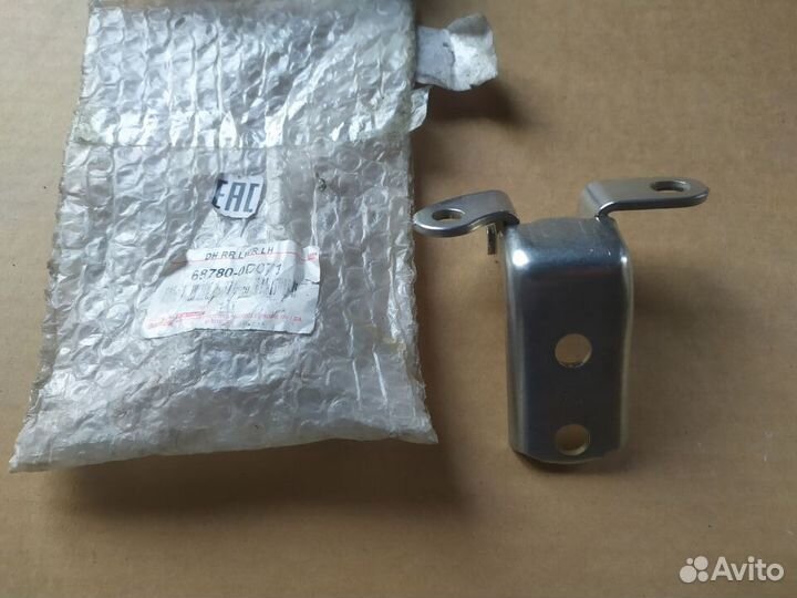 Петля двери задней левой нижняя toyota corolla E16