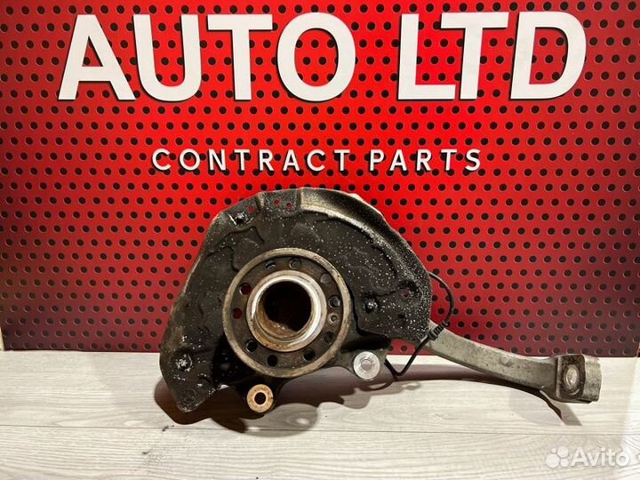 Кулак поворотный левый Mercedes-Benz C-Class W205