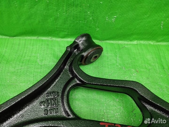 Рычаг подвески перед правый Cayenne/Touareg/Q7