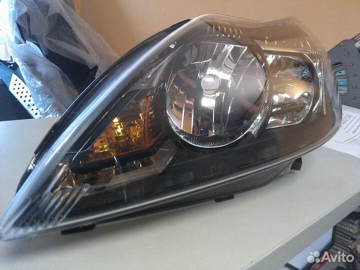 Фара левая Ford Focus II 2008-2011