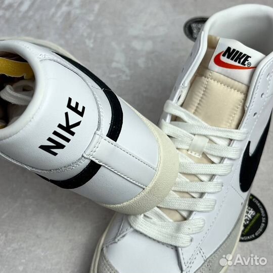 Nike Blazer MID 77