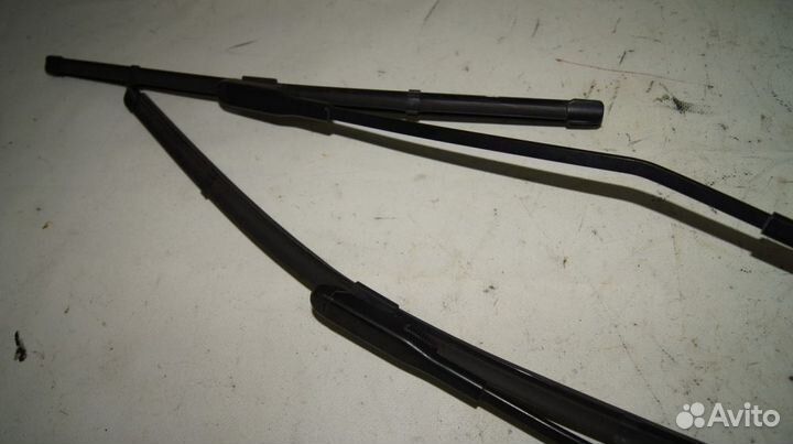 Поводок + щётка стеклоочистителя F комплект (правы