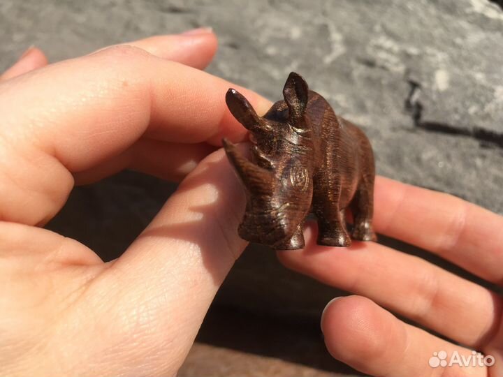 Брошь ручной работы из дерева