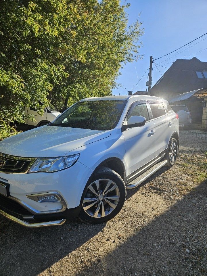 Geely Atlas: фото владельца