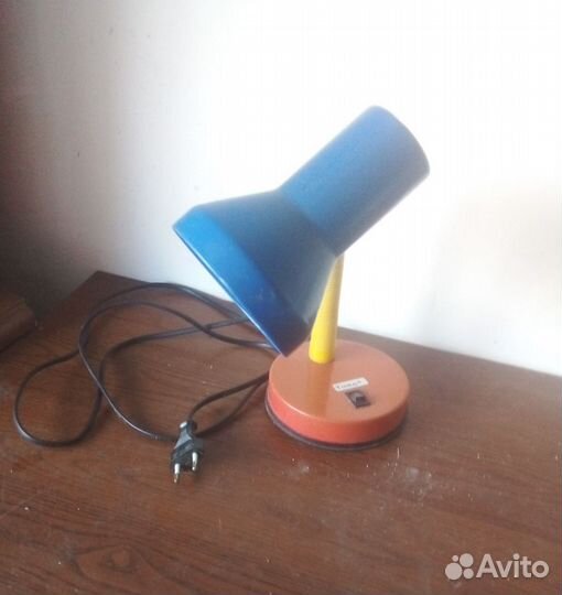 Лампа настольная