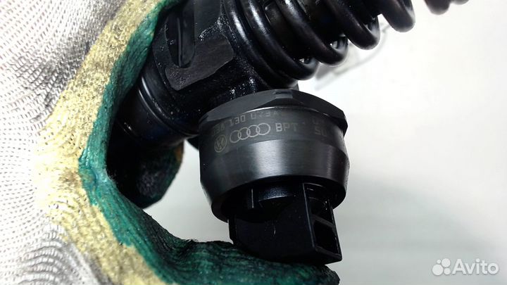 Форсунка топливная Skoda Octavia (A5), 2009