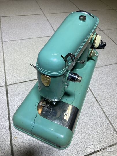 Швейная машинка 