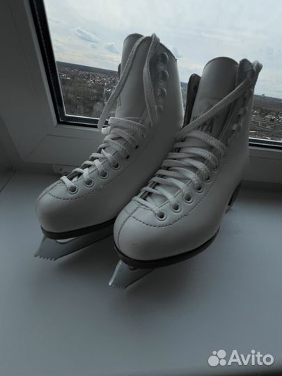 Фигурные коньки wifa 32 LL