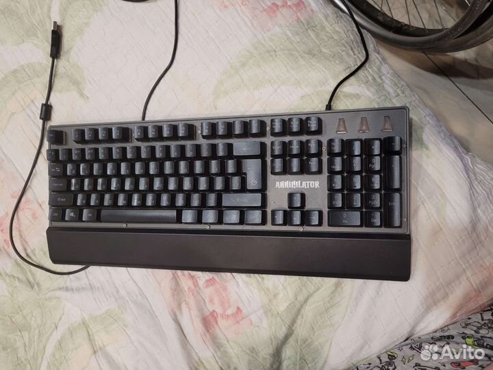 Клавиатура игровая
