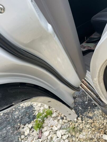 Задняя левая дверь mitsubishi pajero sport 2