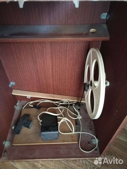 Швейная машинка чайка 143