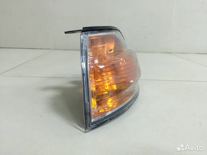 Указатель поворота левый Toyota Corolla E110 1997