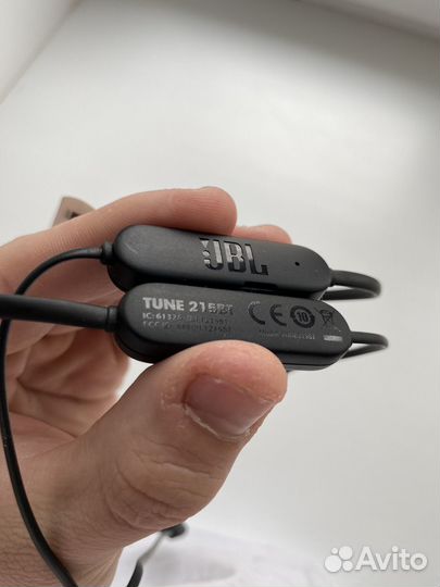 Беспроводные наушники Tune JBL 215BT