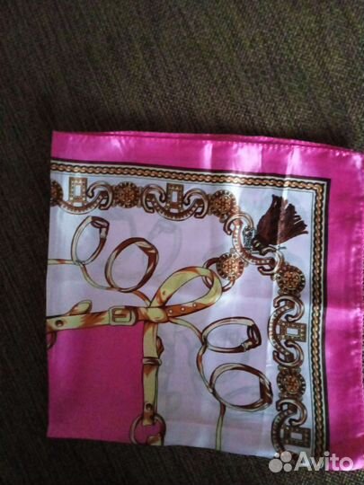 Шелковый шейный платок