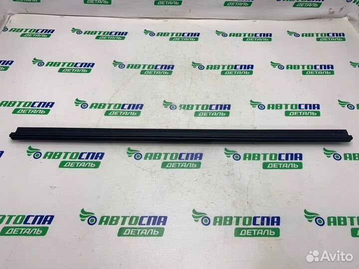 Уплотнитель стекла двери задний правый Citroen C4