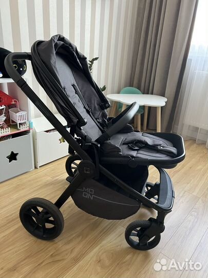 Прогулочная коляска moon