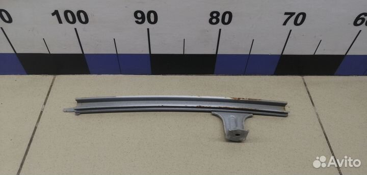 Направляющая стекла RAV 4 2013