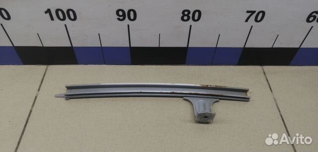 Направляющая стекла RAV 4 2013