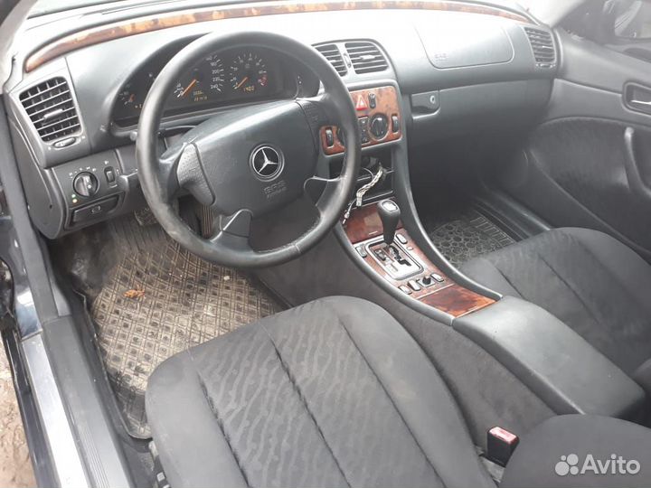 Приборная панель Mercedes Benz CLK200