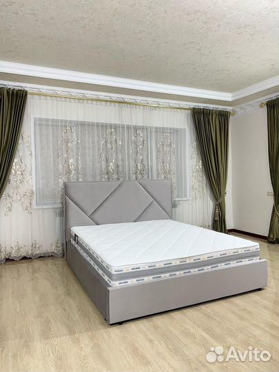 Кровать двухспальная