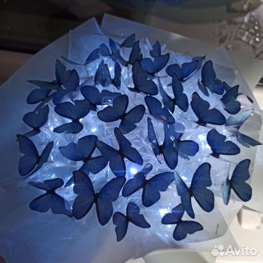 Светящейся букет с бабочками